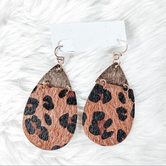 NEW Leopard Print Calf Hair Tear Drop Earrings - Picture 1 of 4